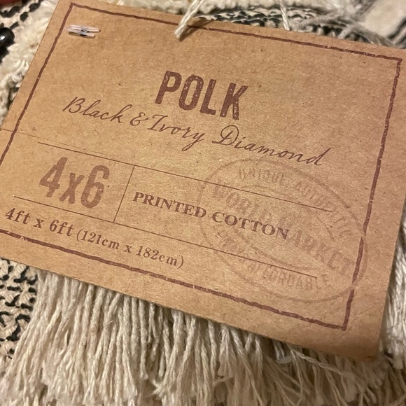 NWT - BOHO RUG - Picture 3 of 10